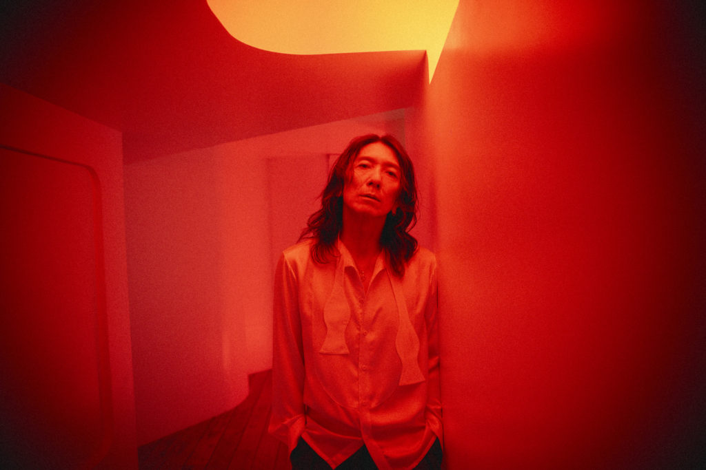 10月9日(木)発売!! Talking Rock!25年11月号の表紙は吉井和哉です